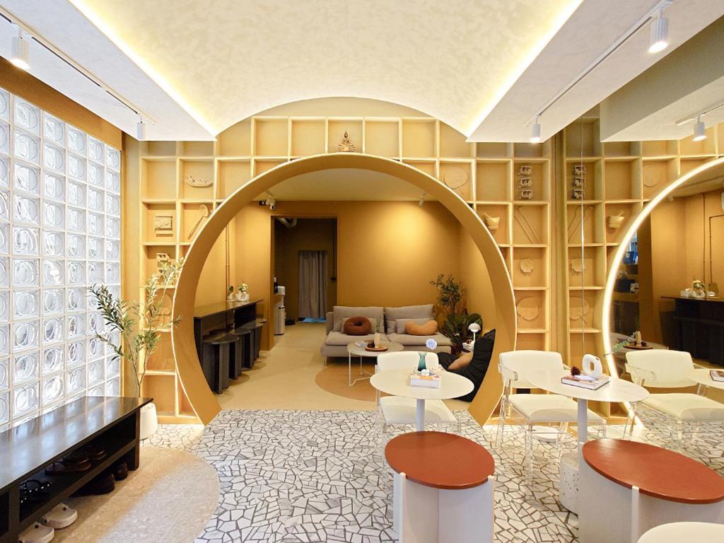 Au Luna Bangkok Hostel Екстериор снимка